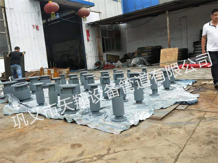 �˷��ܱ��׹ܳ�ǽ����