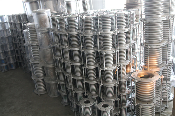 �ܵ����ƹܲ�������װʩ��ͼ